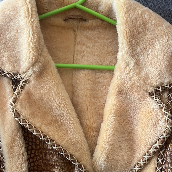 Brand new shearling fur coat! - Picture 6 of 8